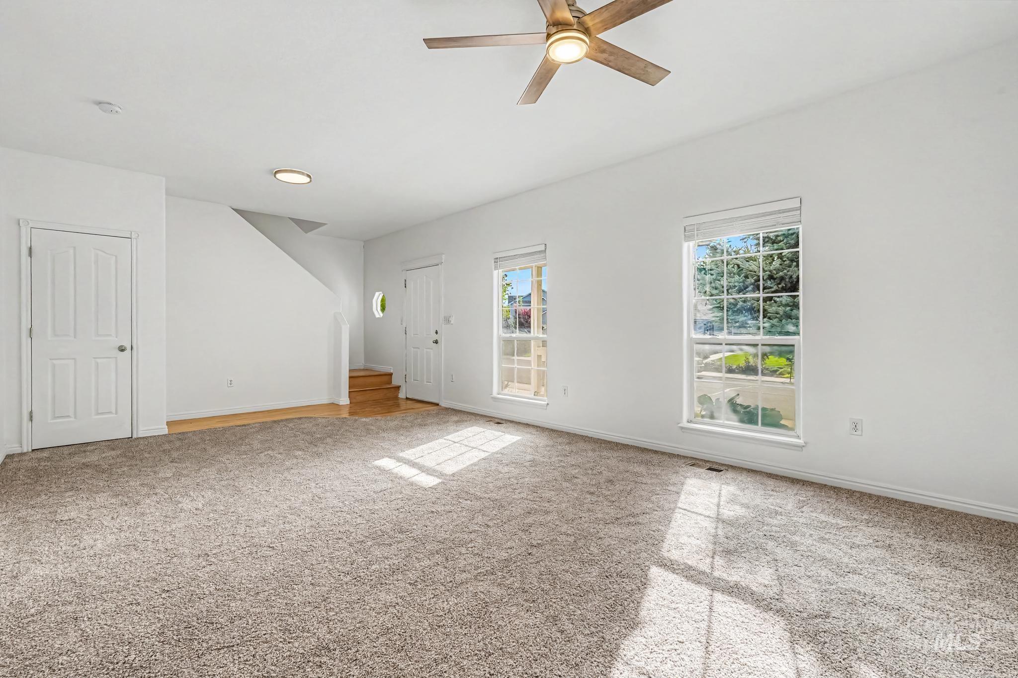 2564 N Monaco Property Photo 10