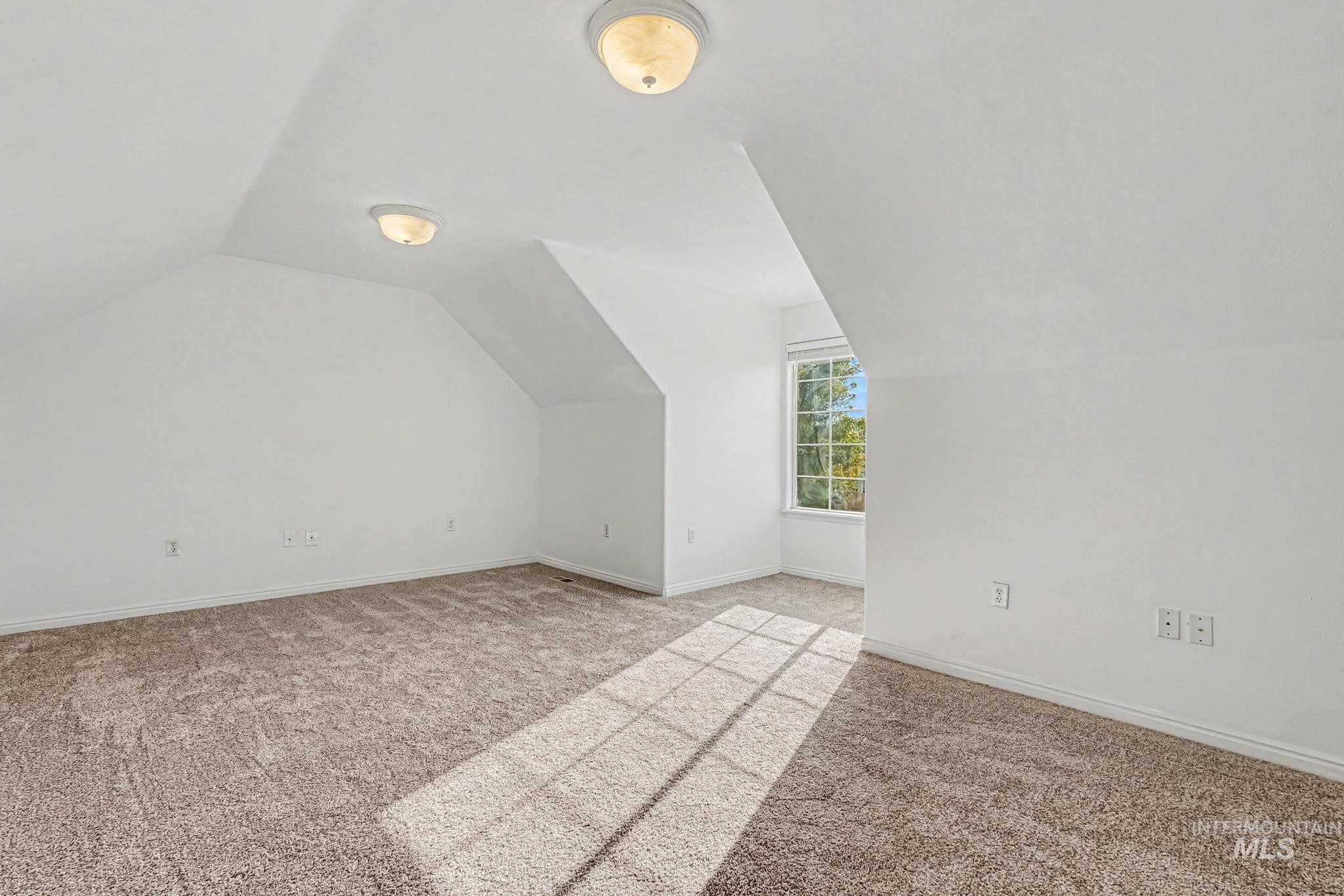 2564 N Monaco Property Photo 11
