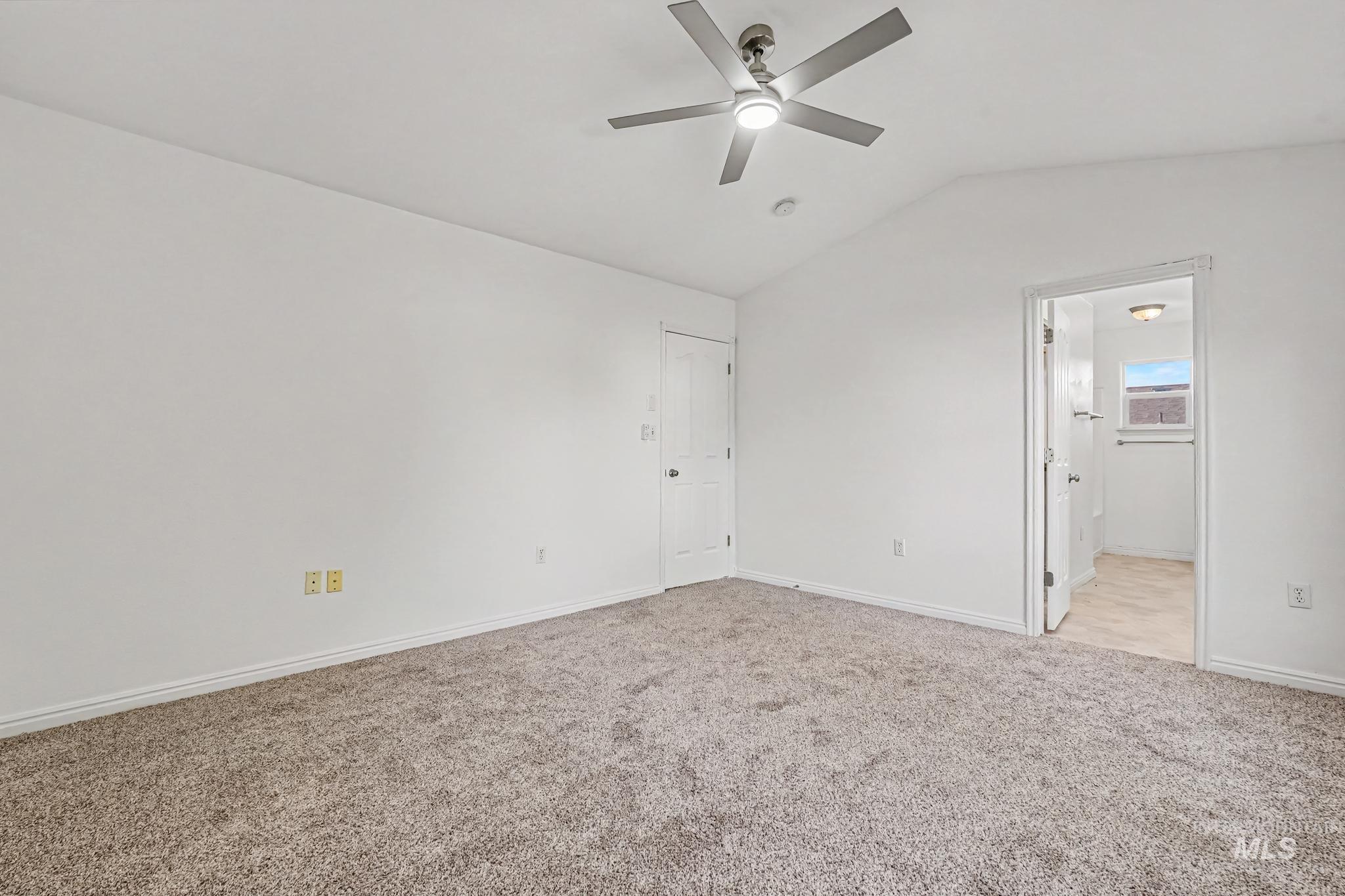 2564 N Monaco Property Photo 13
