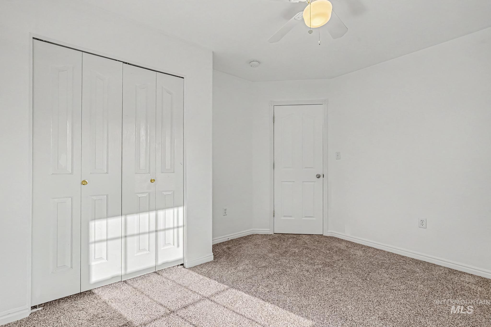 2564 N Monaco Property Photo 18