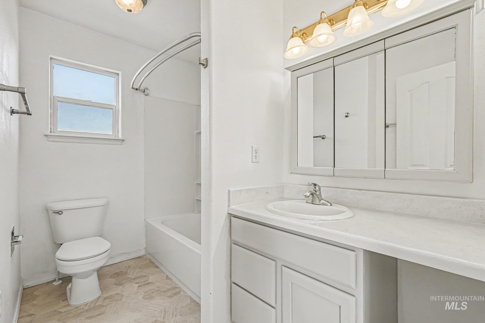 2564 N Monaco Property Photo 19