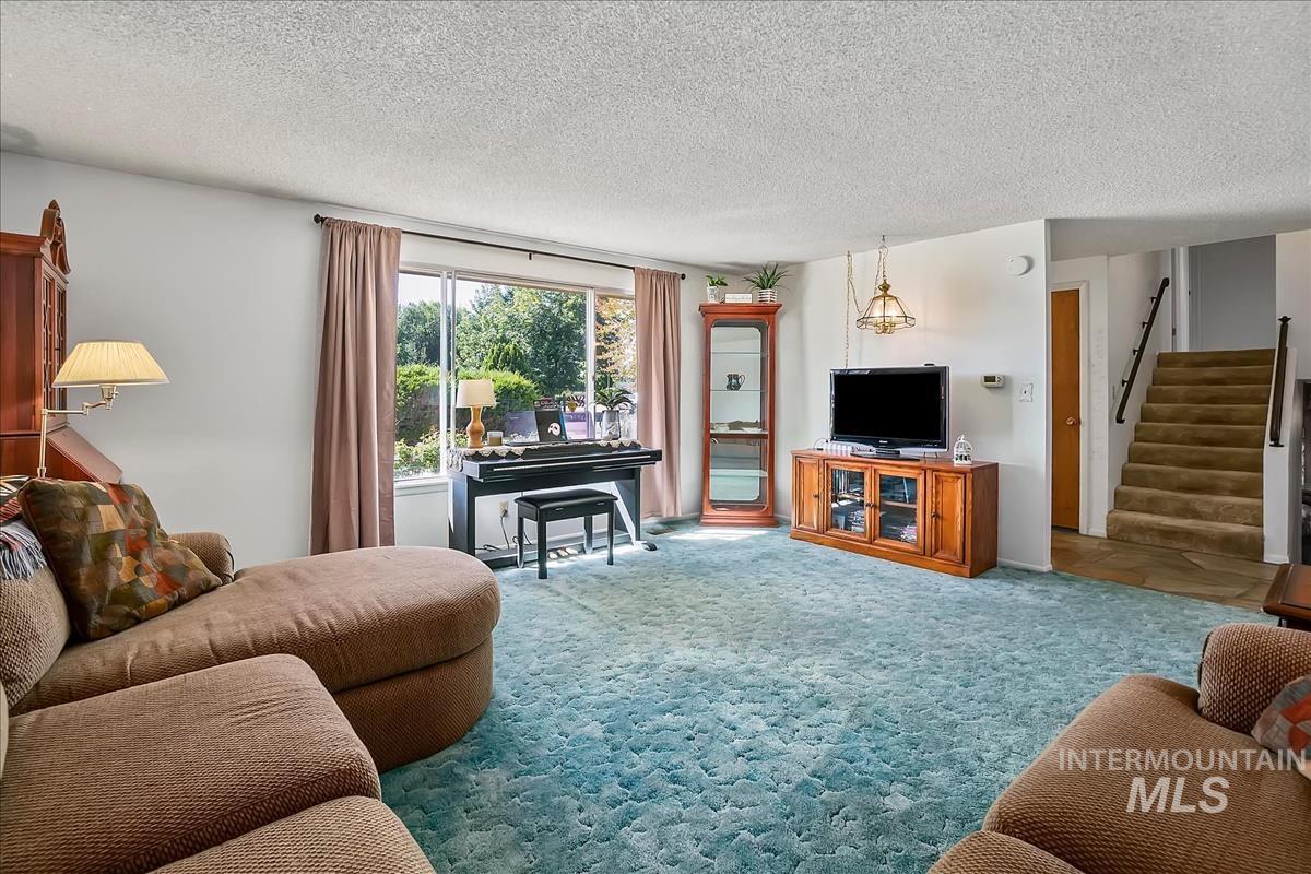 10730 W Hollandale Dr Property Photo 8