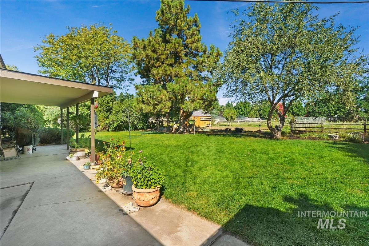 10730 W Hollandale Dr Property Photo 29