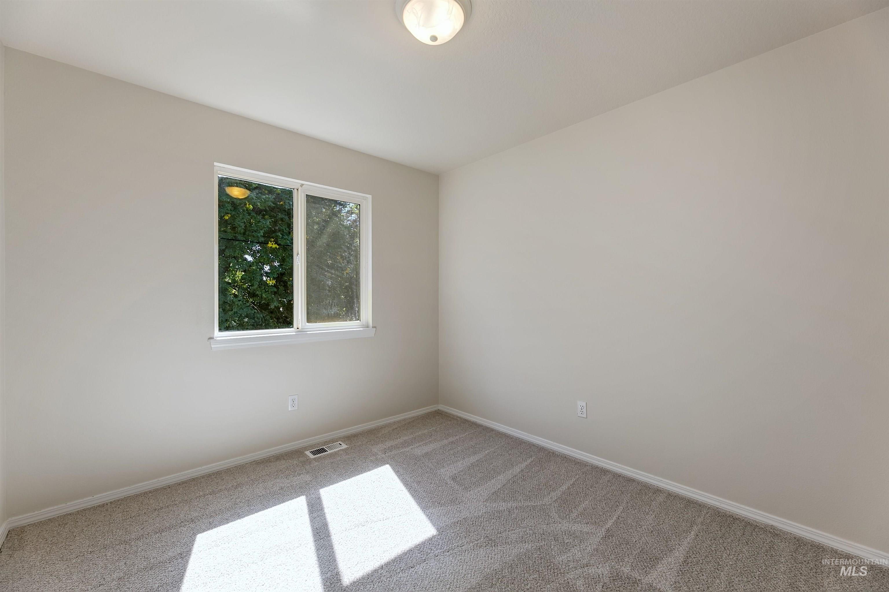 1525 E Doberman St. Property Photo 21