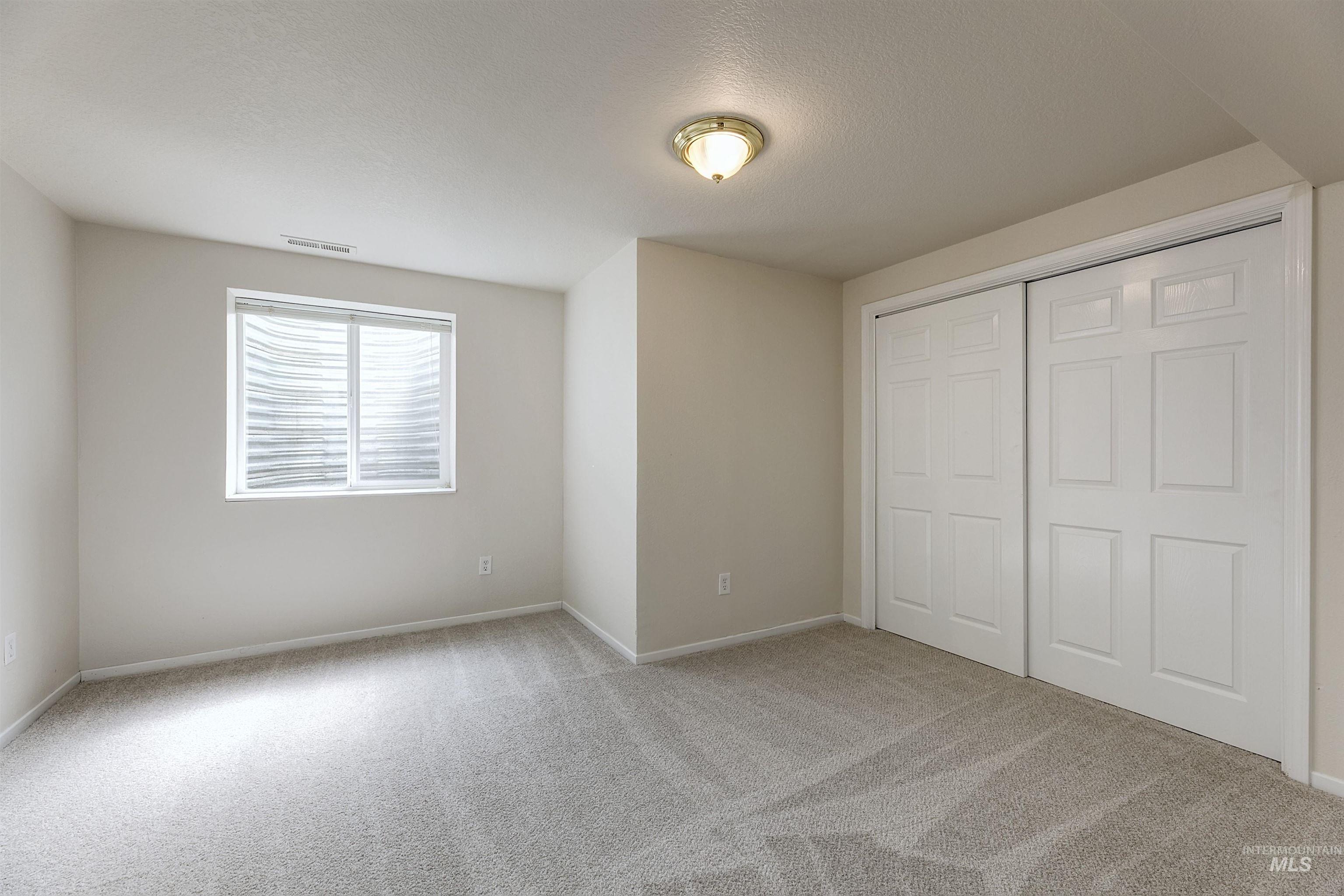 1525 E Doberman St. Property Photo 24