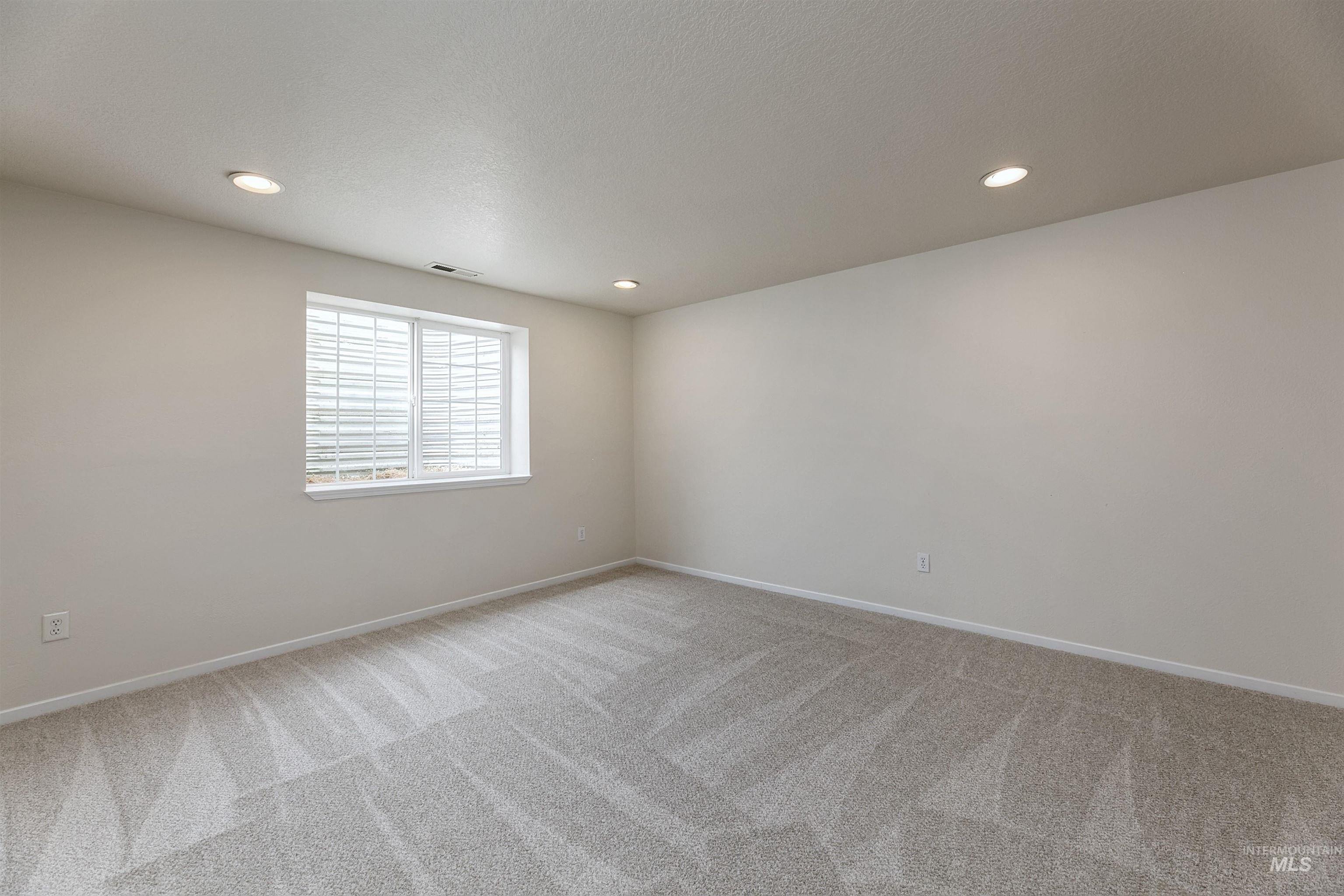 1525 E Doberman St. Property Photo 26
