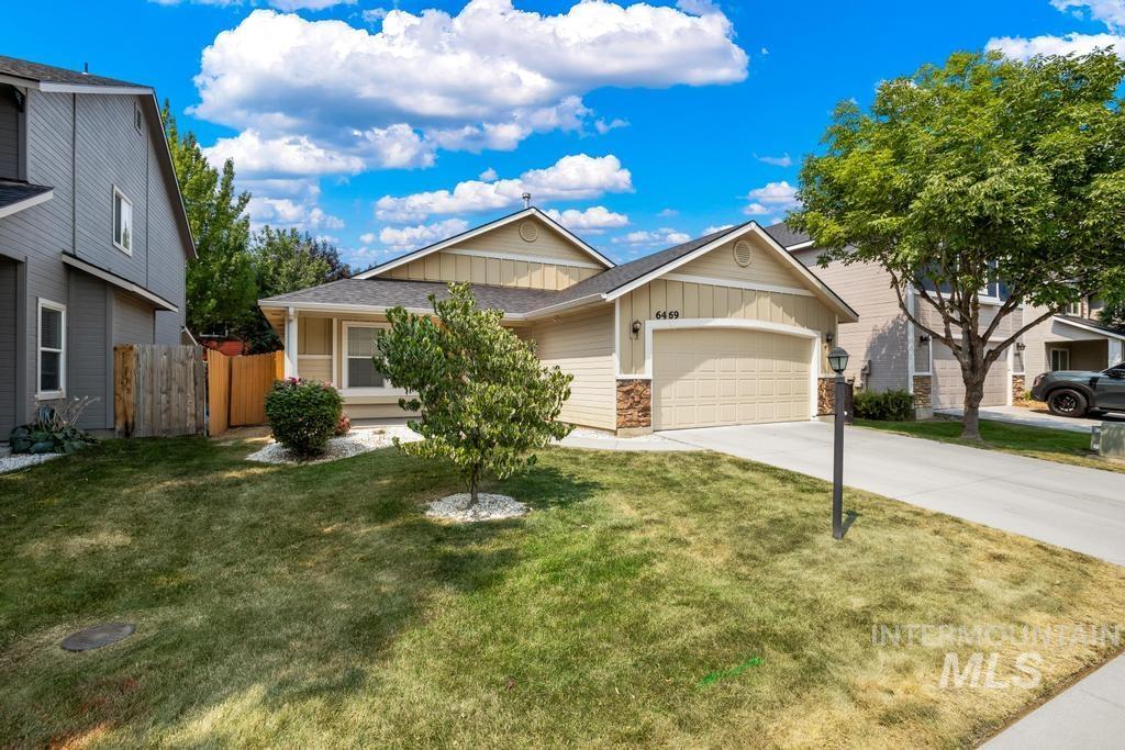 6469 S Mistyglen Ave Property Photo 1