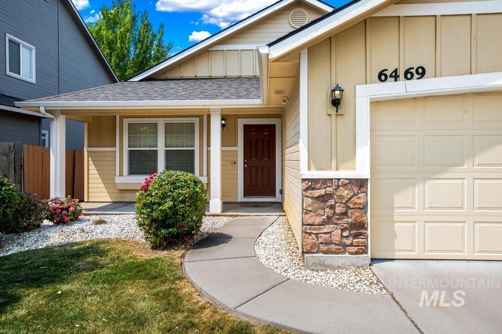 6469 S Mistyglen Ave Property Photo 4