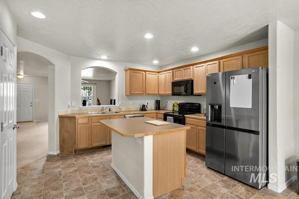 6469 S Mistyglen Ave Property Photo 12