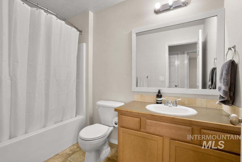 6469 S Mistyglen Ave Property Photo 21