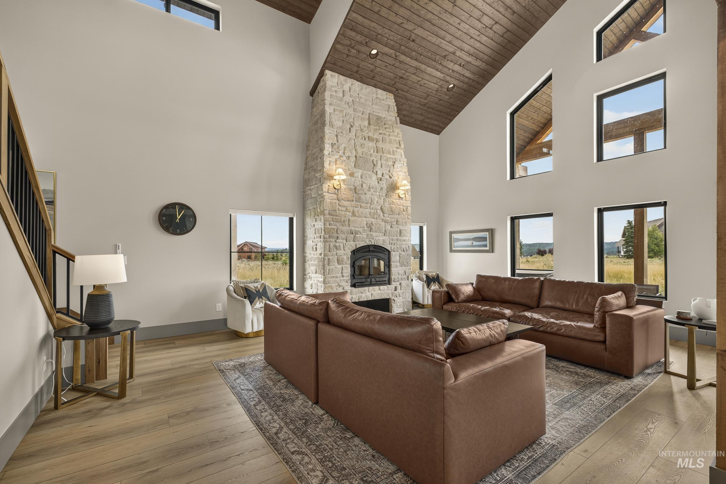 3762 Bishop Mountain Drive Property Photo 4