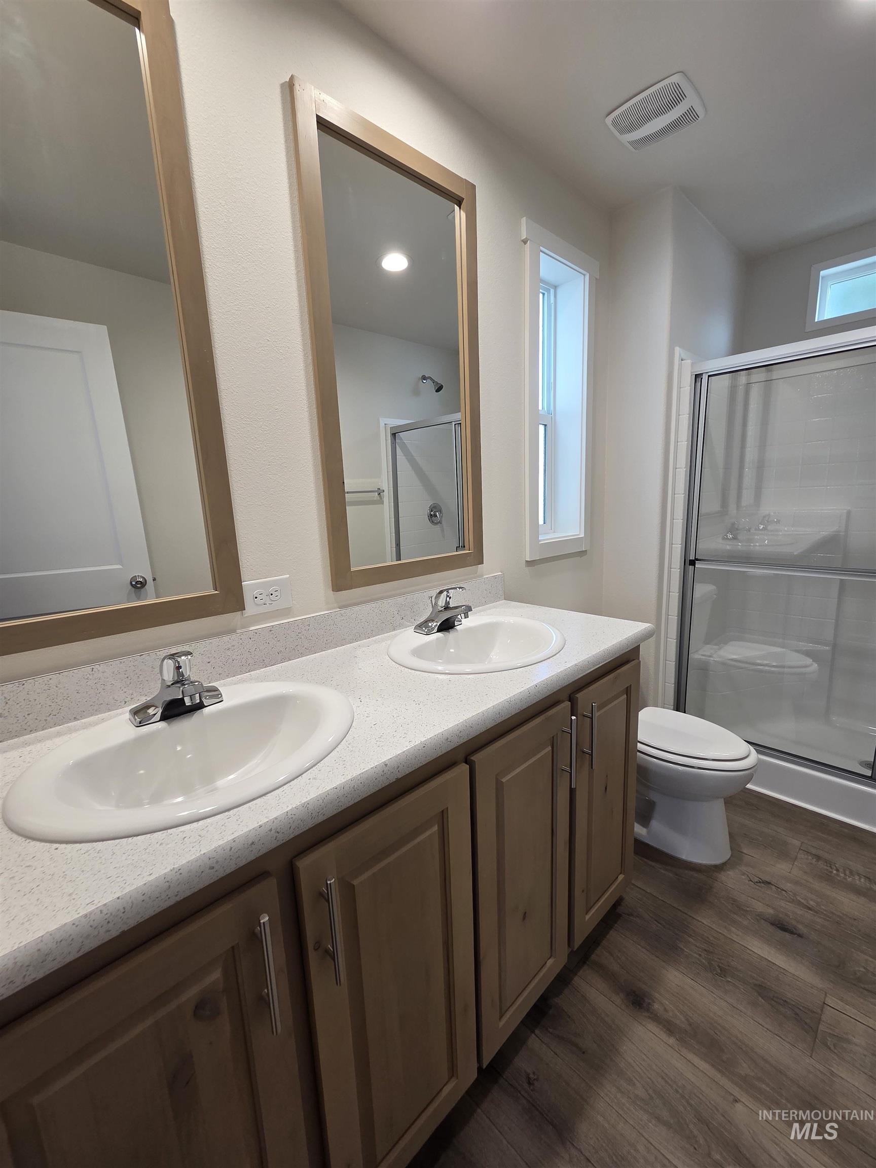 2401 S. Owyhee Property Photo 9