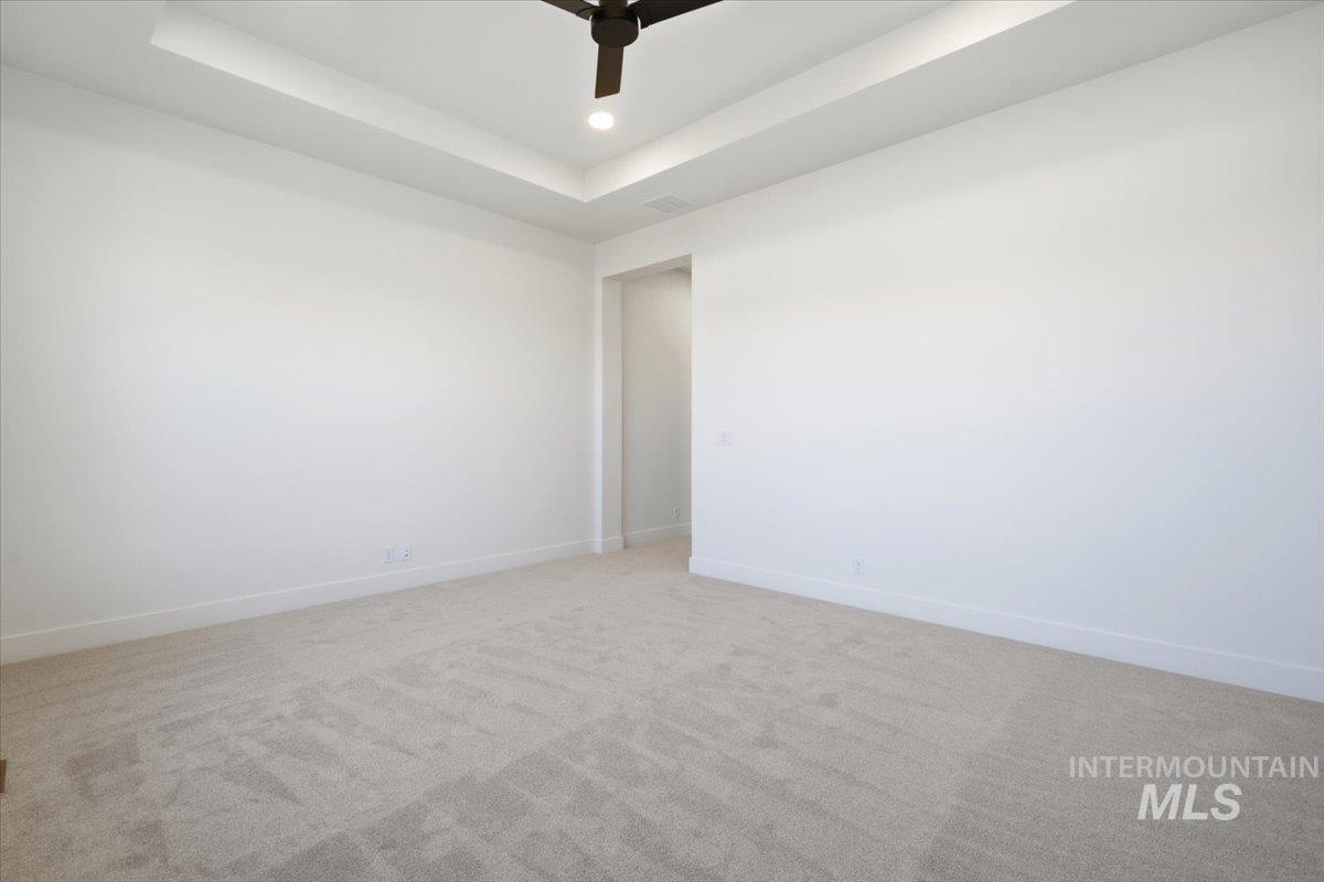 7050 W Tolland St Property Photo 23