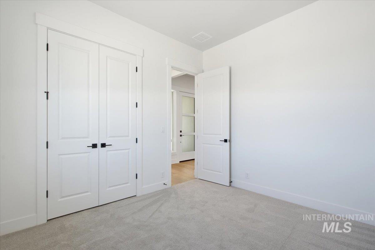 7050 W Tolland St Property Photo 35