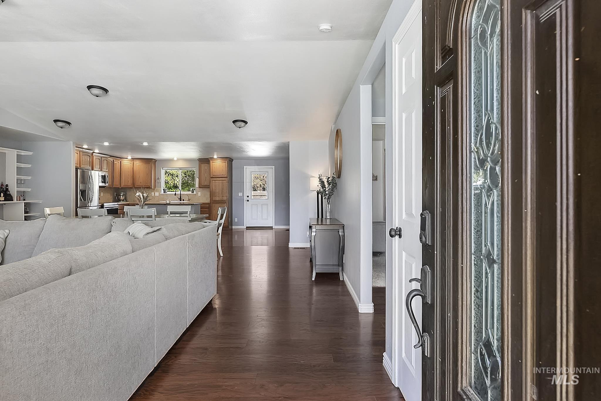 1803 Poplar St Property Photo 2
