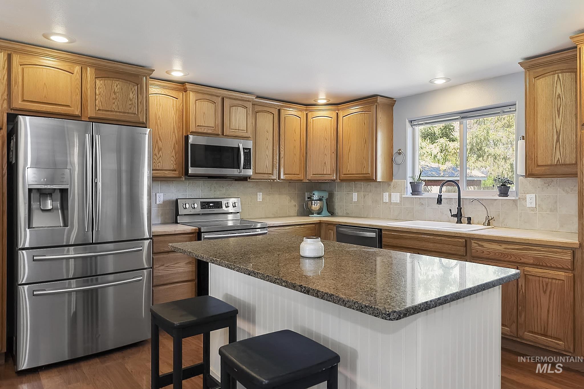 1803 Poplar St Property Photo 11