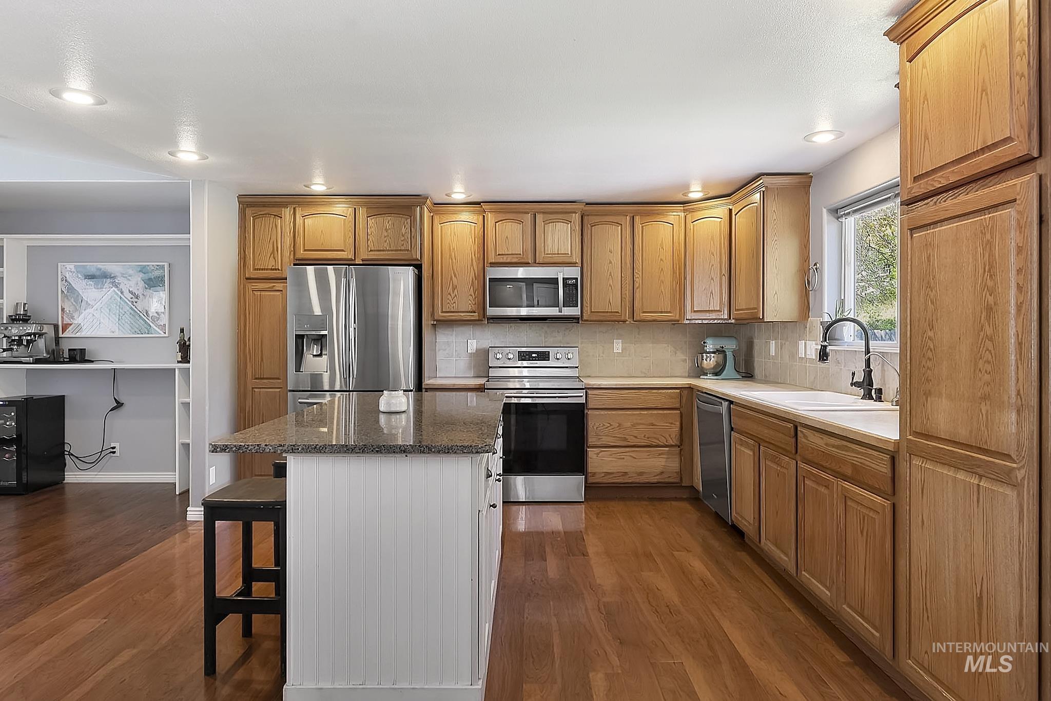 1803 Poplar St Property Photo 12