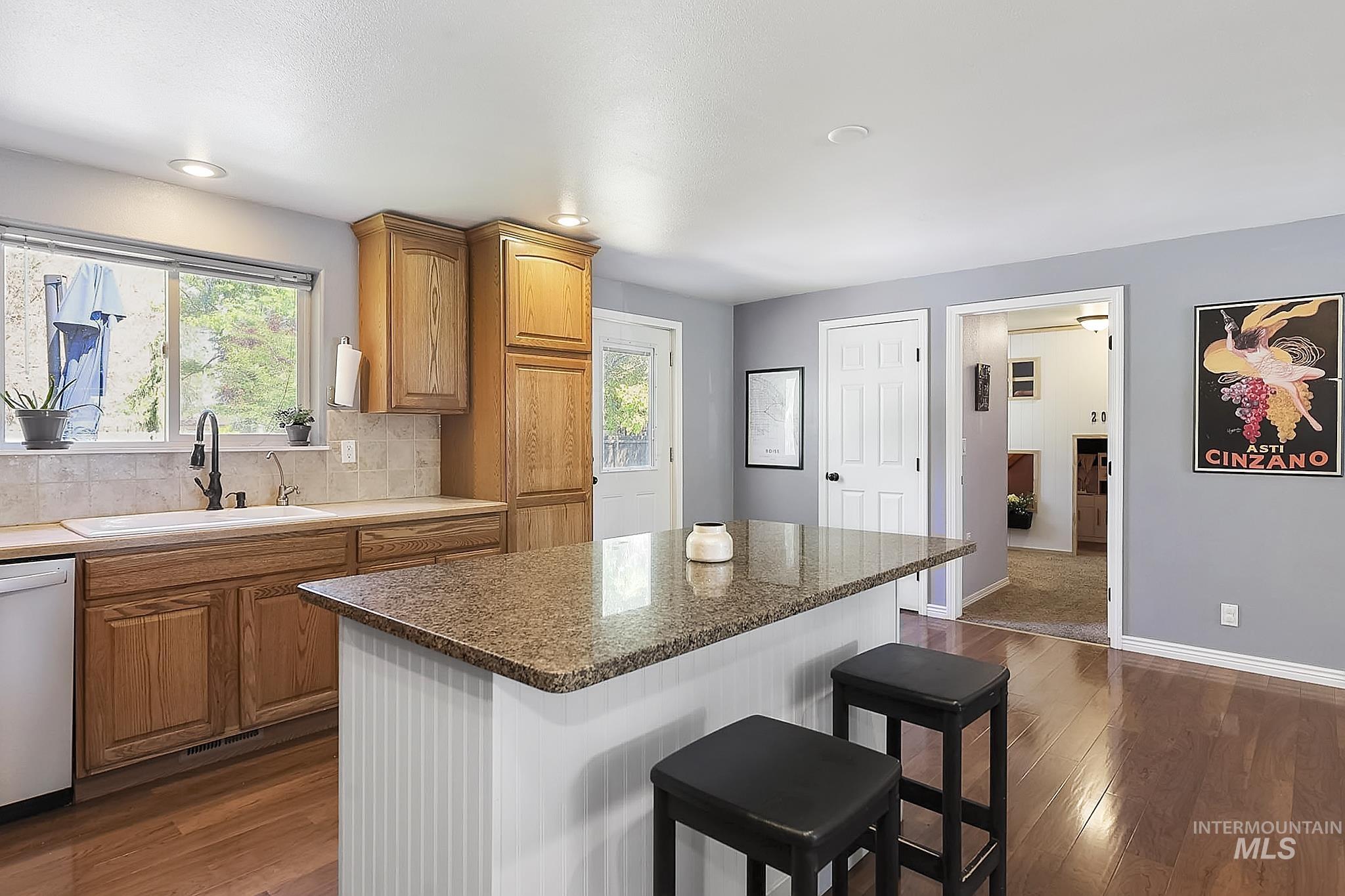1803 Poplar St Property Photo 14