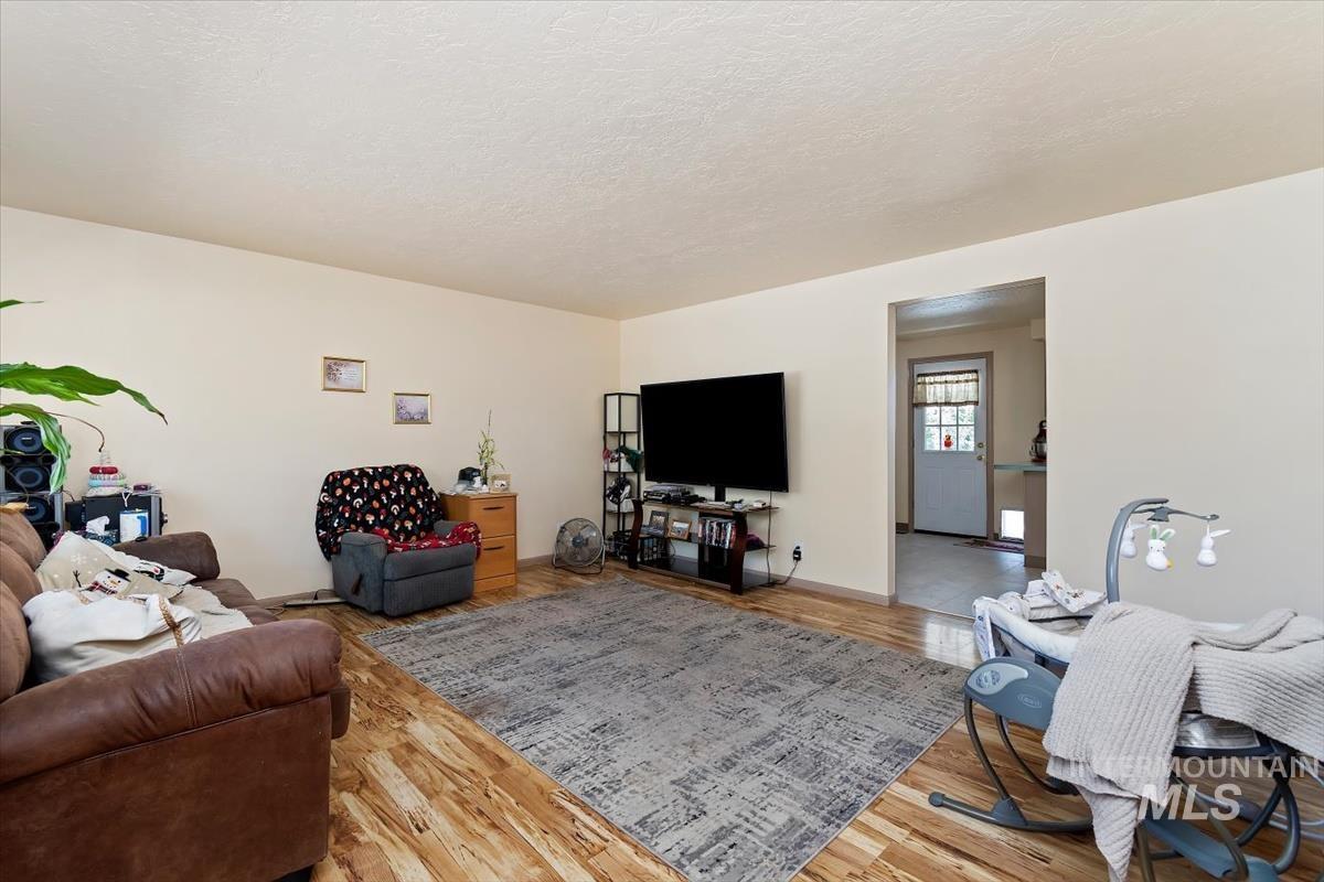 9933 W Tudor Dr Property Photo 8