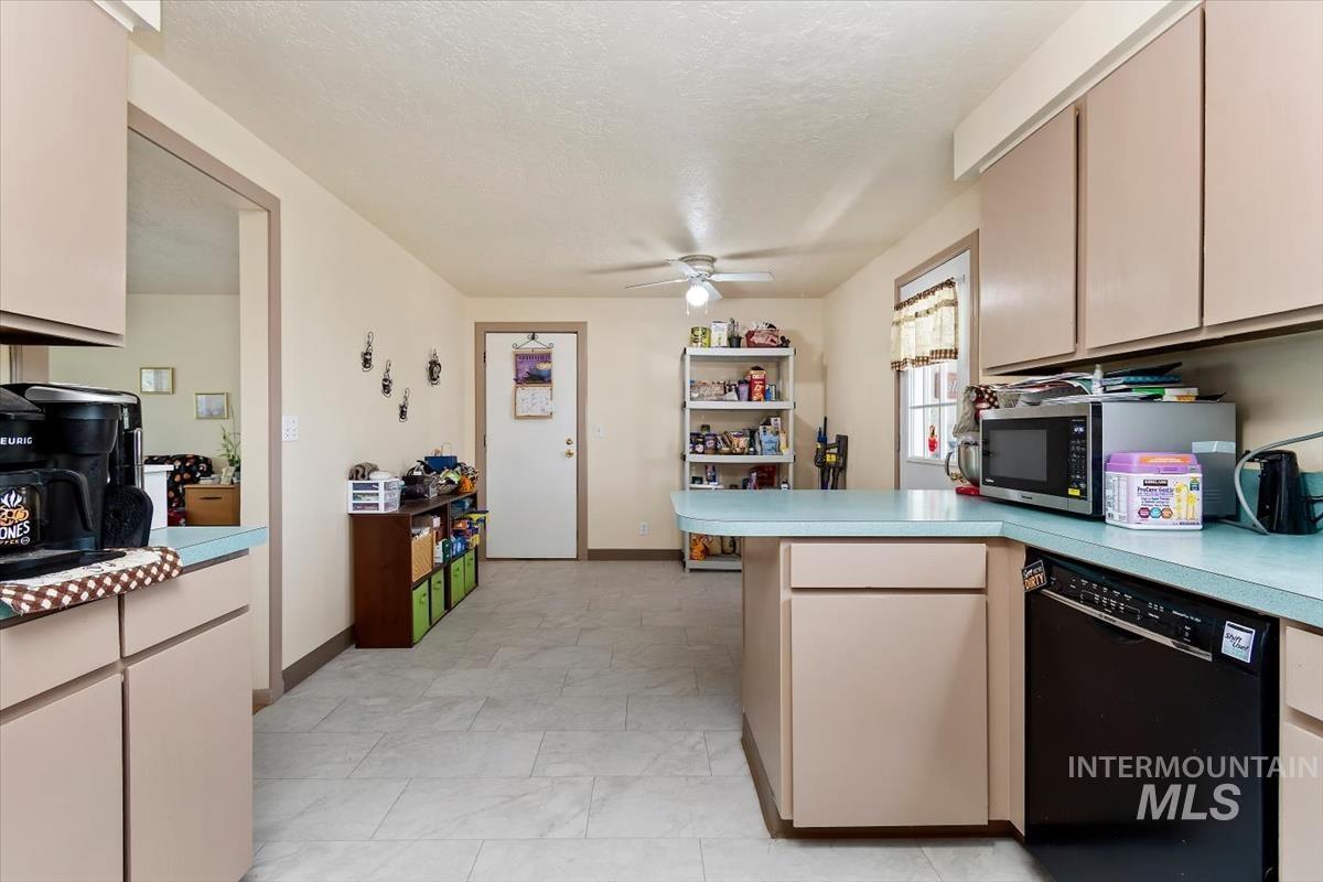 9933 W Tudor Dr Property Photo 14