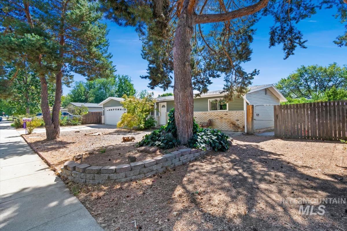 9933 W Tudor Dr Property Photo 40