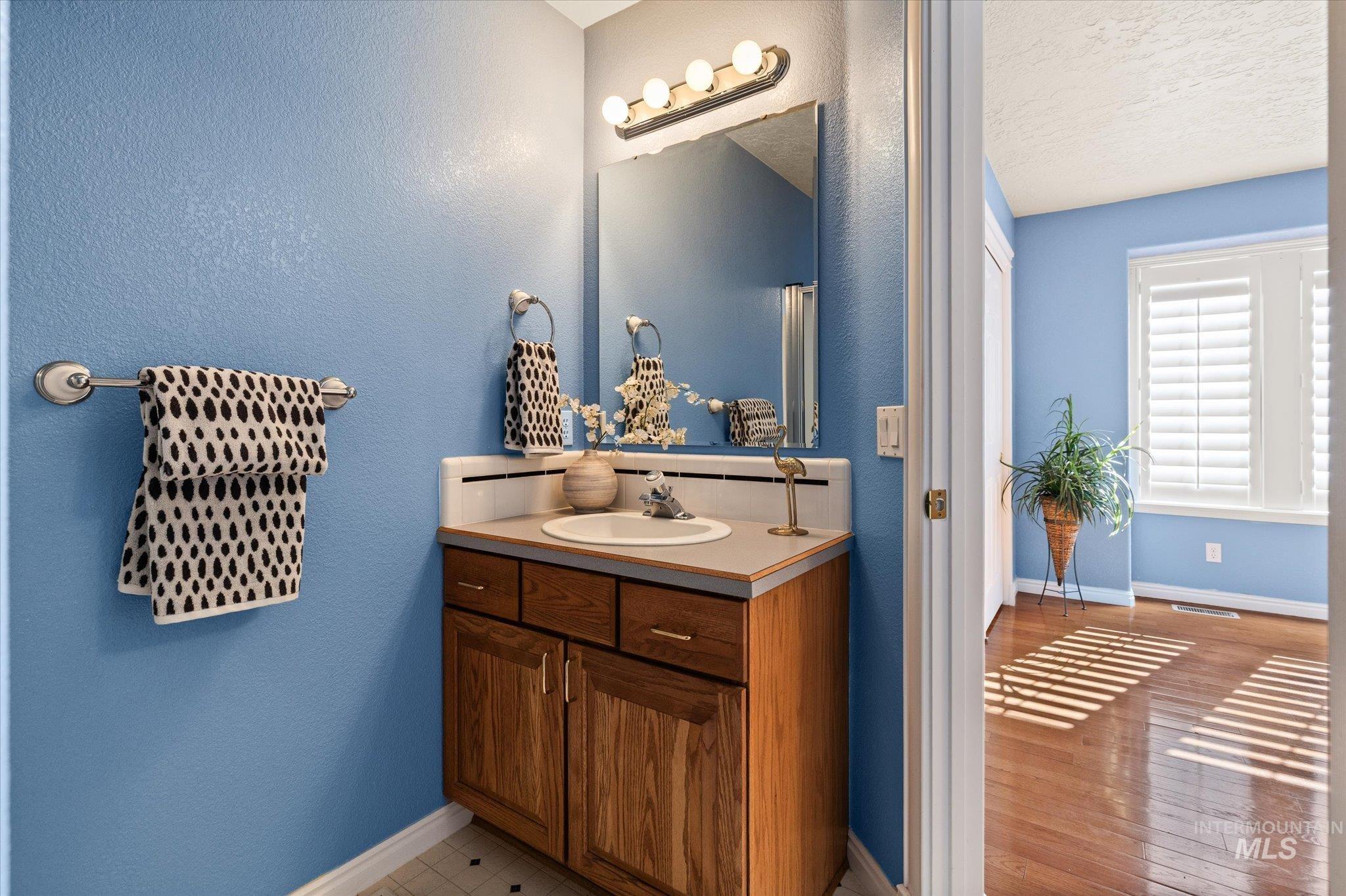 6491 N Hillsboro Pl Property Photo 30