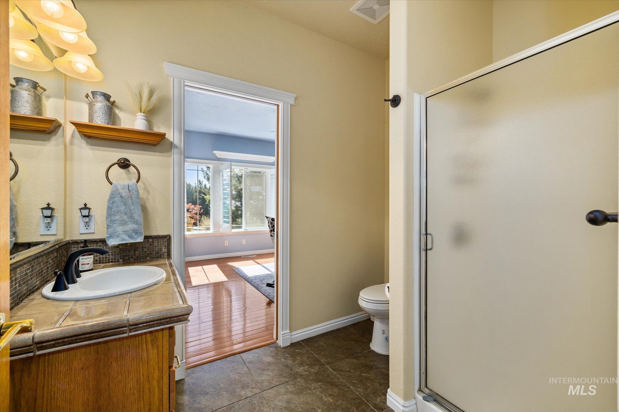 6491 N Hillsboro Pl Property Photo 37