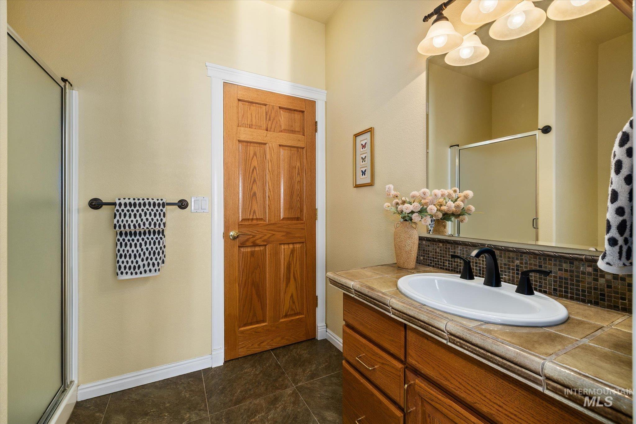 6491 N Hillsboro Pl Property Photo 38