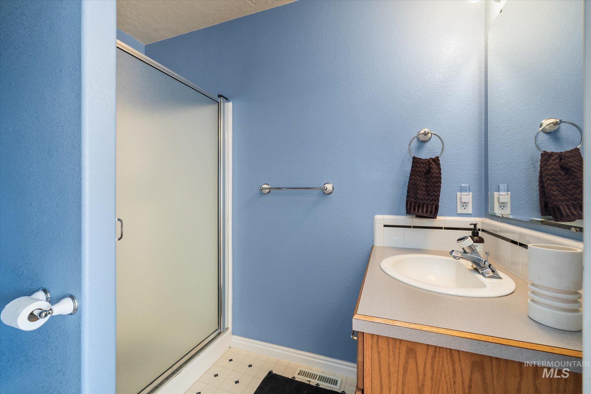 6491 N Hillsboro Pl Property Photo 39
