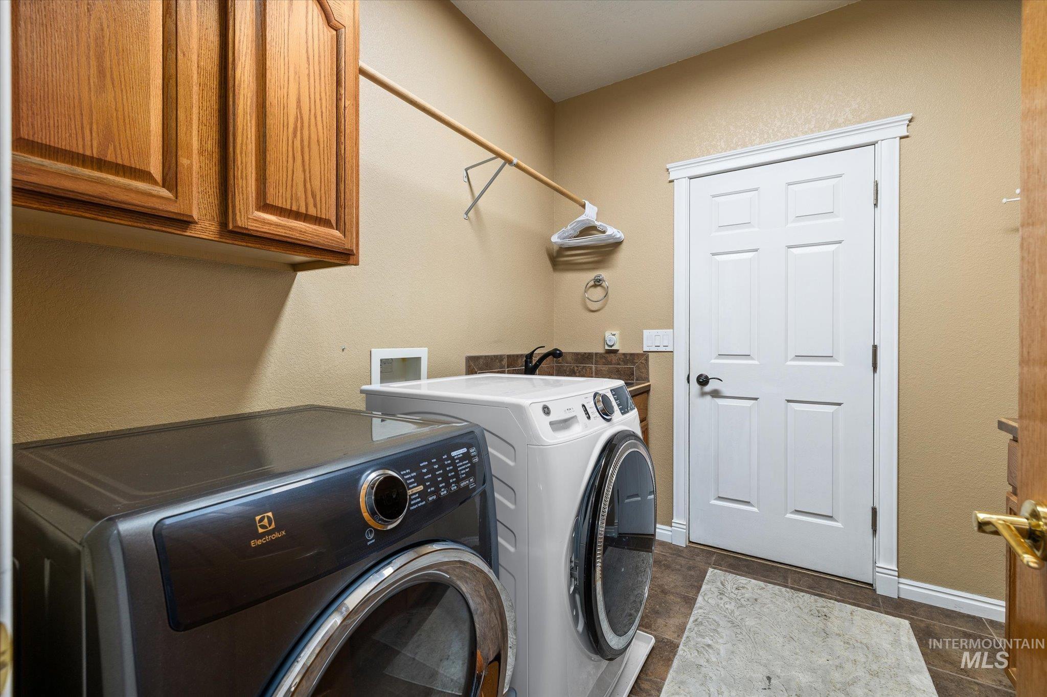 6491 N Hillsboro Pl Property Photo 40