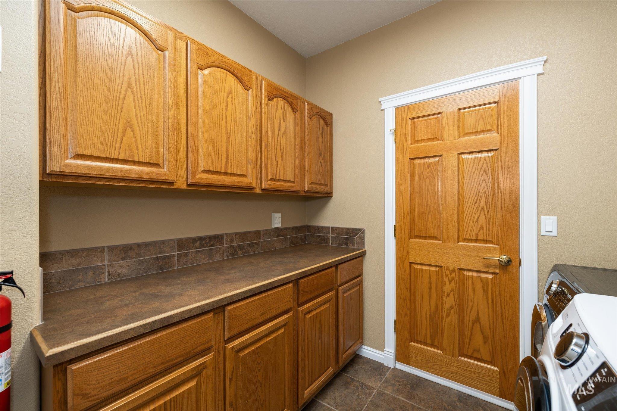 6491 N Hillsboro Pl Property Photo 41