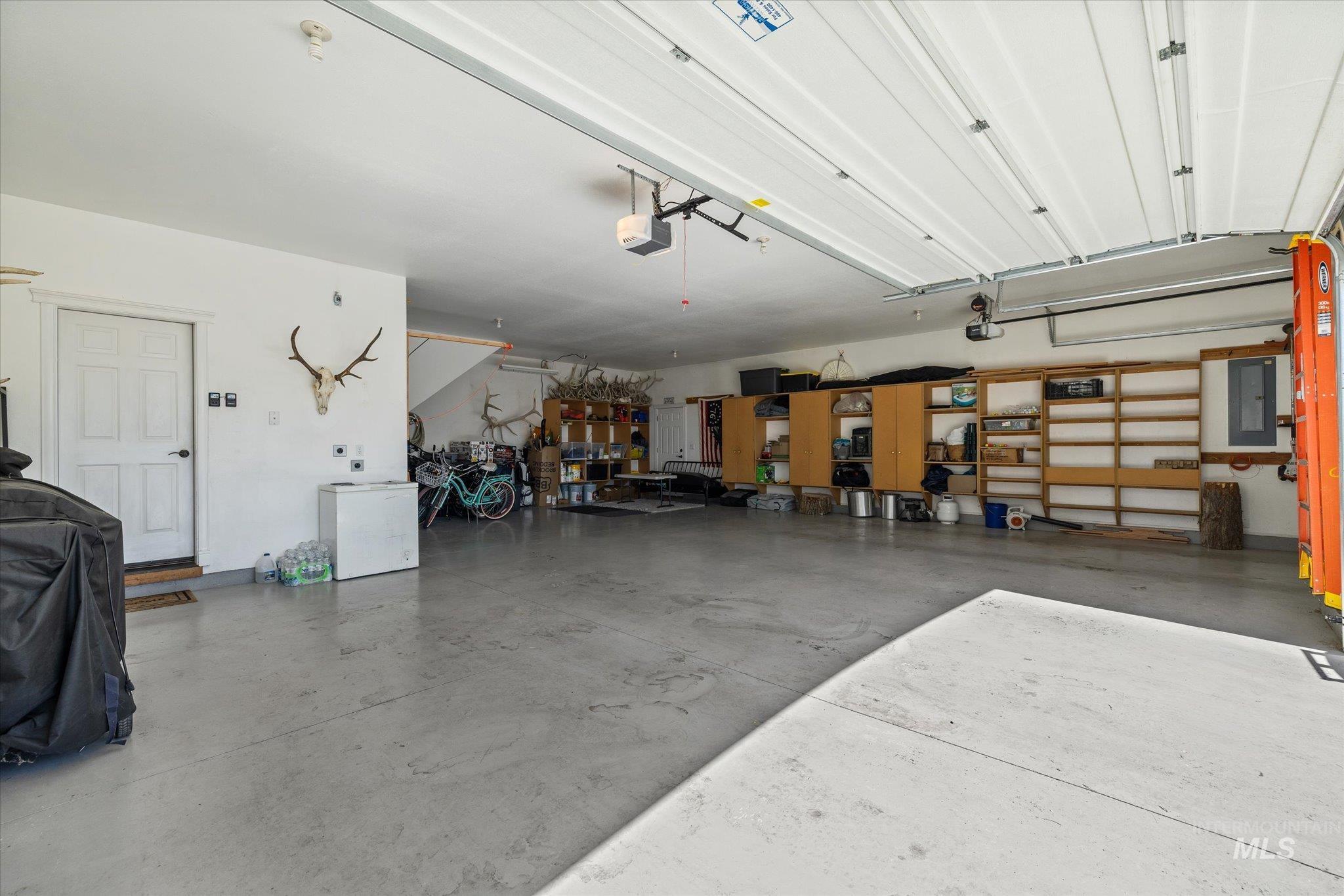 6491 N Hillsboro Pl Property Photo 42