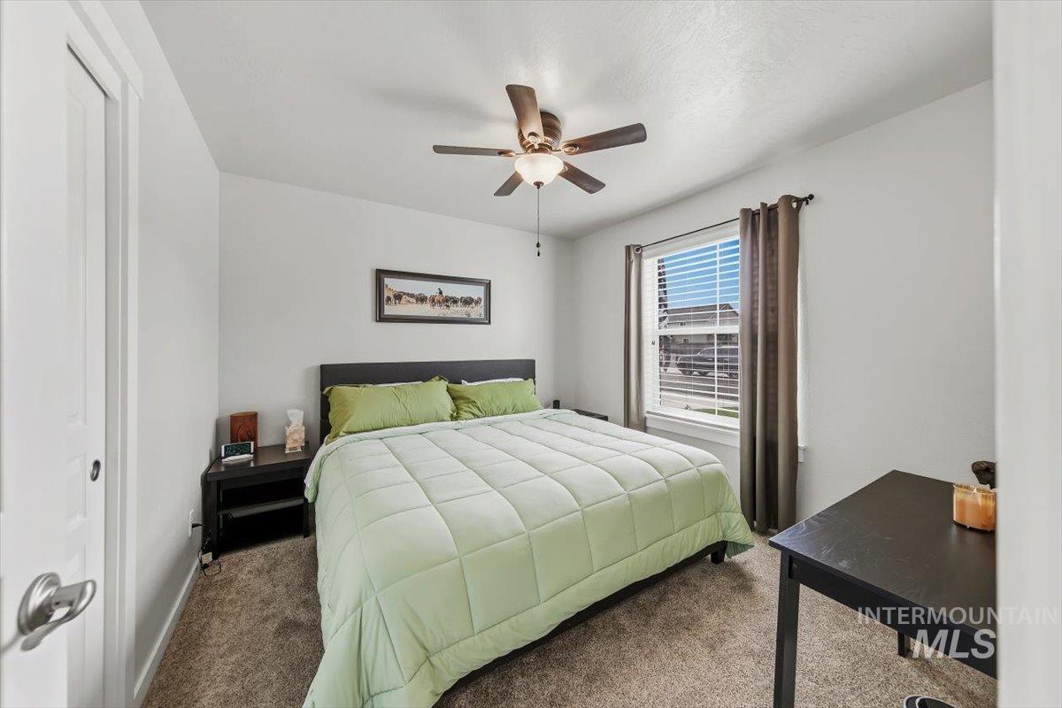 1472 E Meadow Creek Property Photo 14