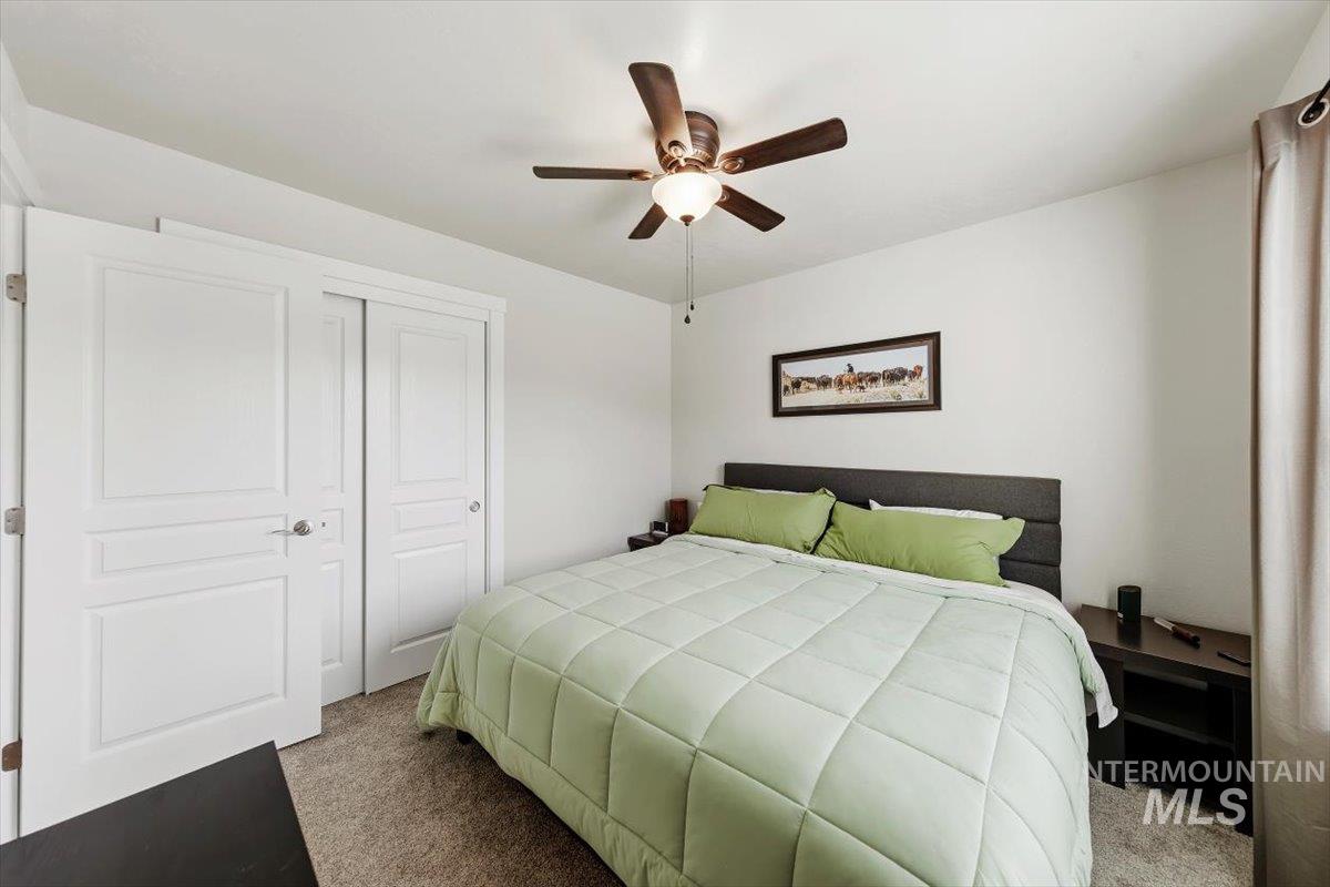 1472 E Meadow Creek Property Photo 15