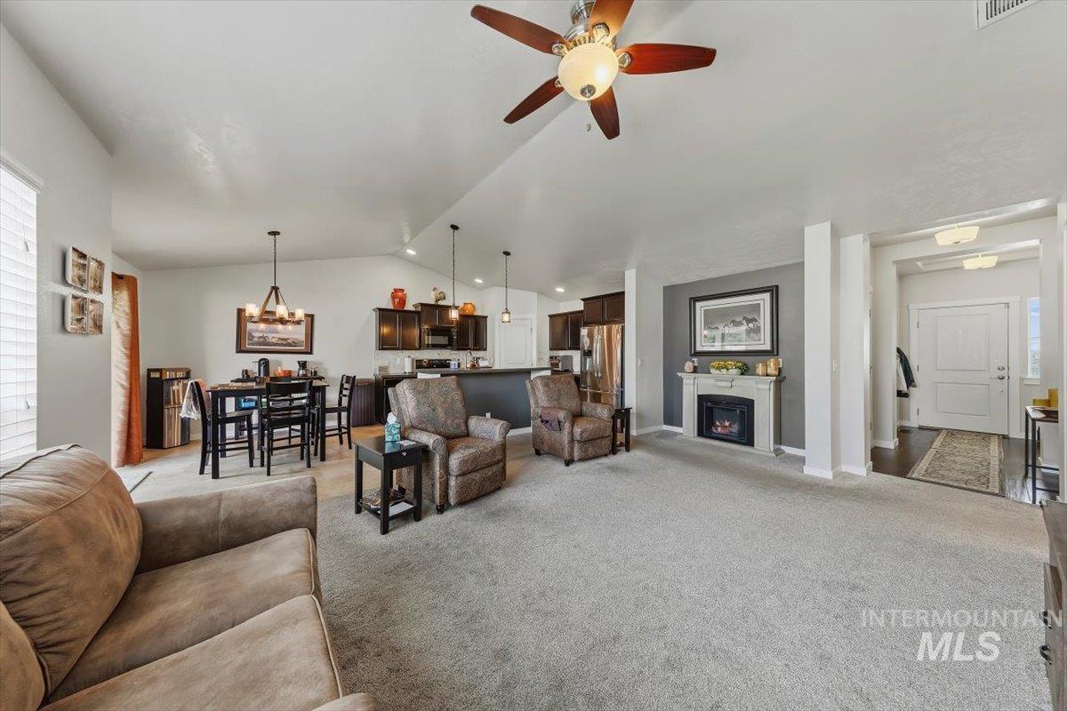 1472 E Meadow Creek Property Photo 18
