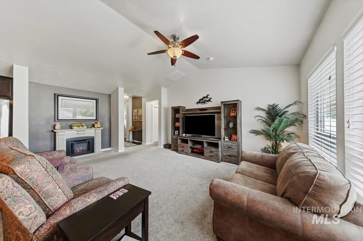 1472 E Meadow Creek Property Photo 19