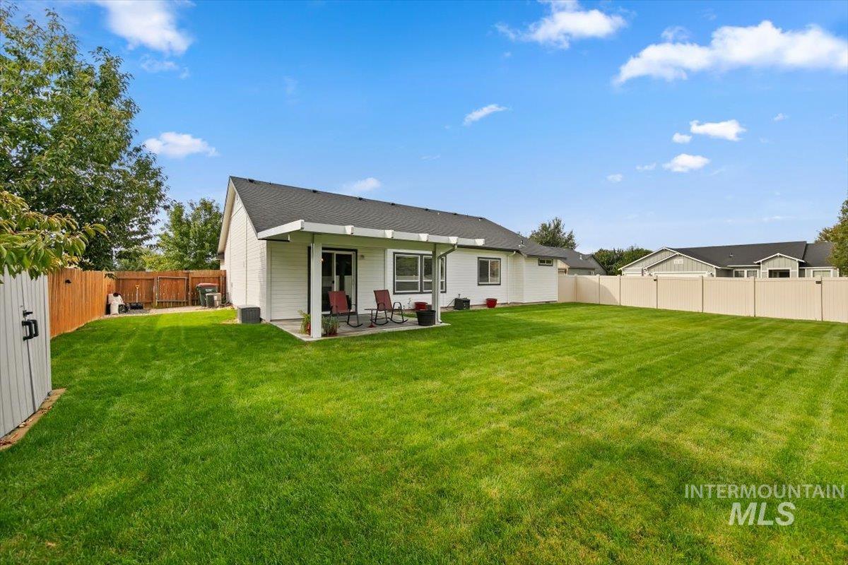 1472 E Meadow Creek Property Photo 39