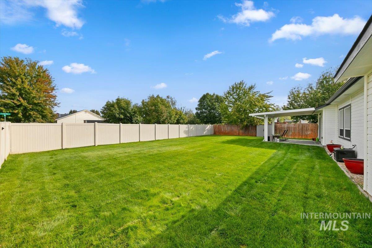 1472 E Meadow Creek Property Photo 41