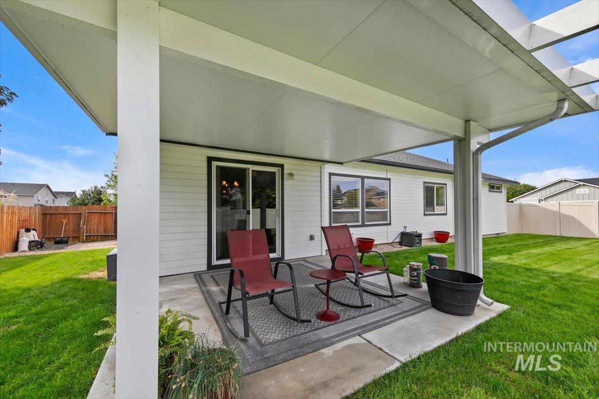 1472 E Meadow Creek Property Photo 42