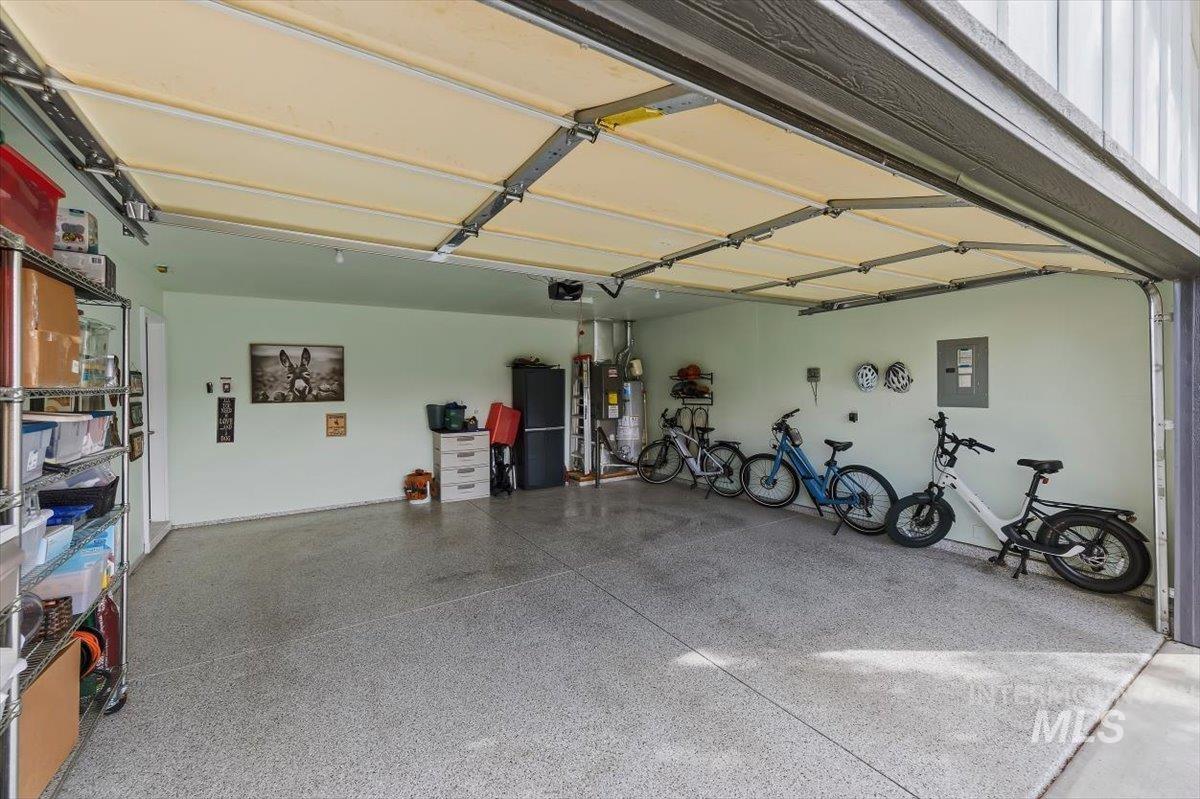 1472 E Meadow Creek Property Photo 43