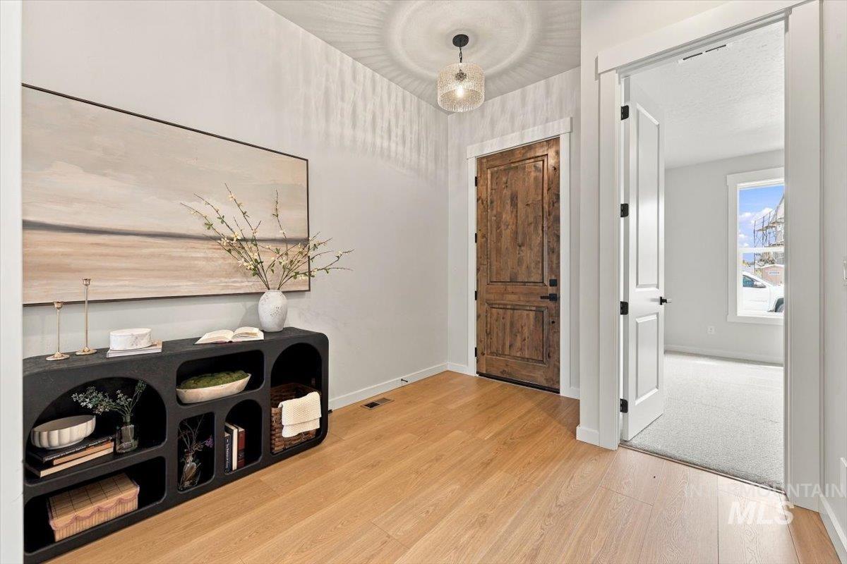 634 W Millstone St Property Photo 15