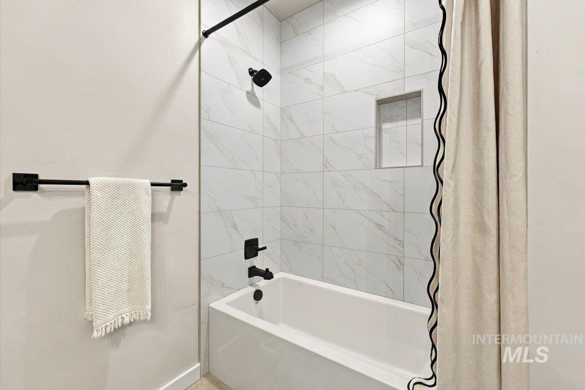 634 W Millstone St Property Photo 20