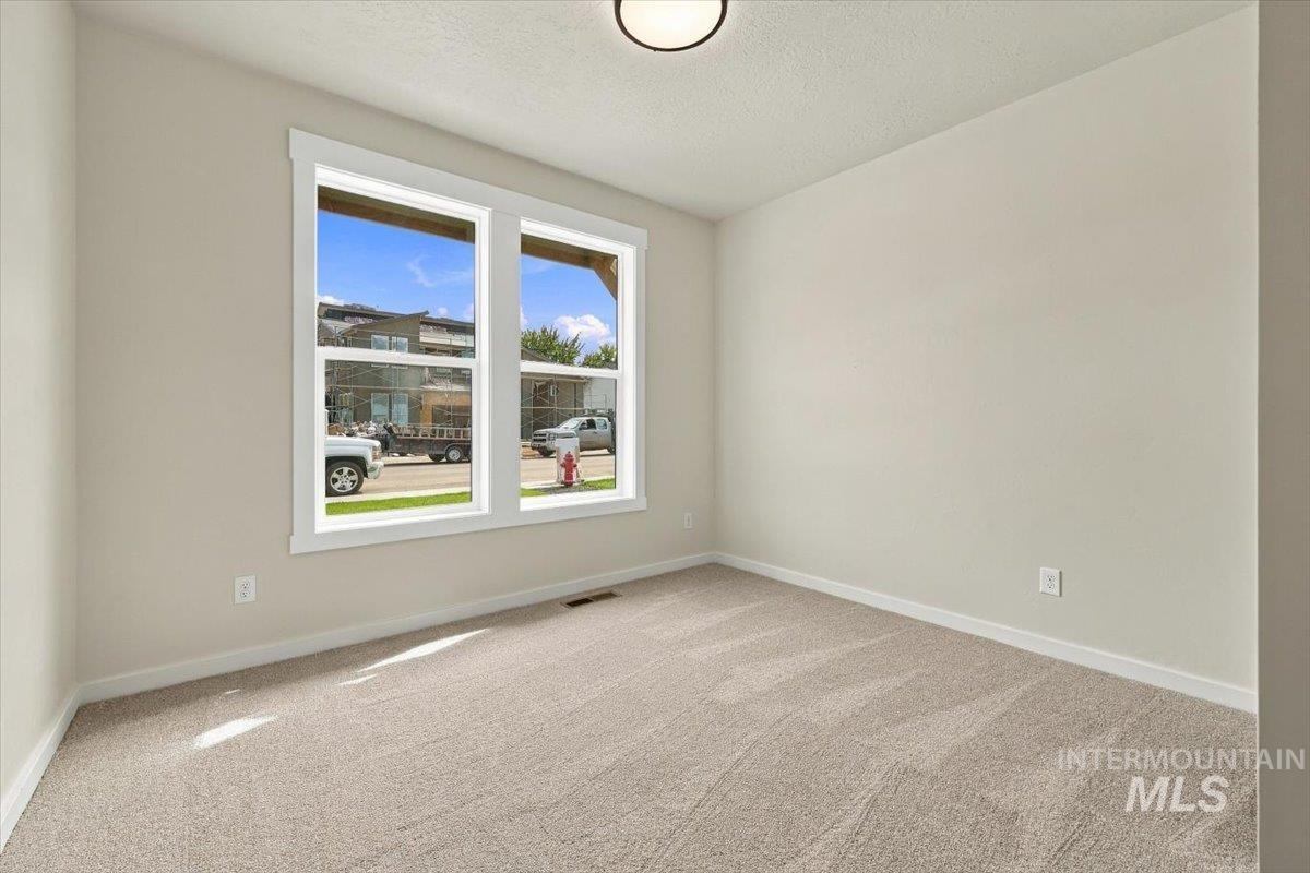 634 W Millstone St Property Photo 21