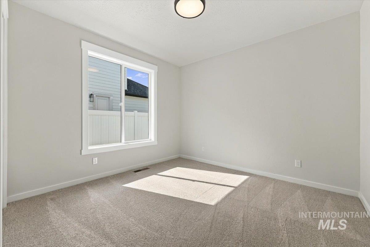 634 W Millstone St Property Photo 23
