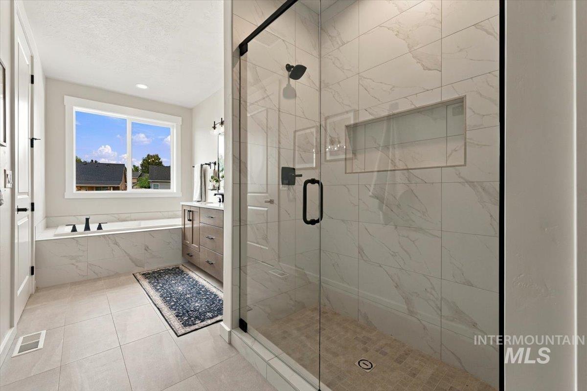 634 W Millstone St Property Photo 32