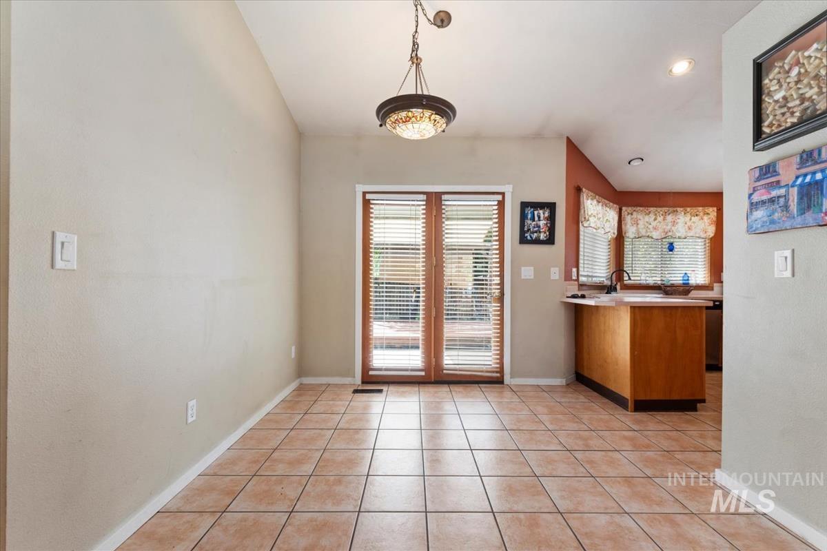 4847 S Rawhide Avenue Property Photo 12