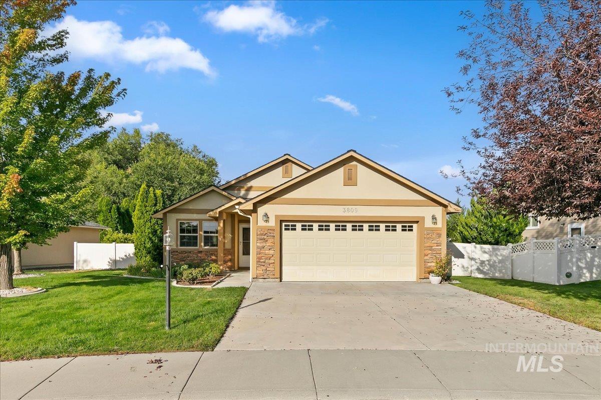 3809 S Edgeview Dr. Property Photo 3
