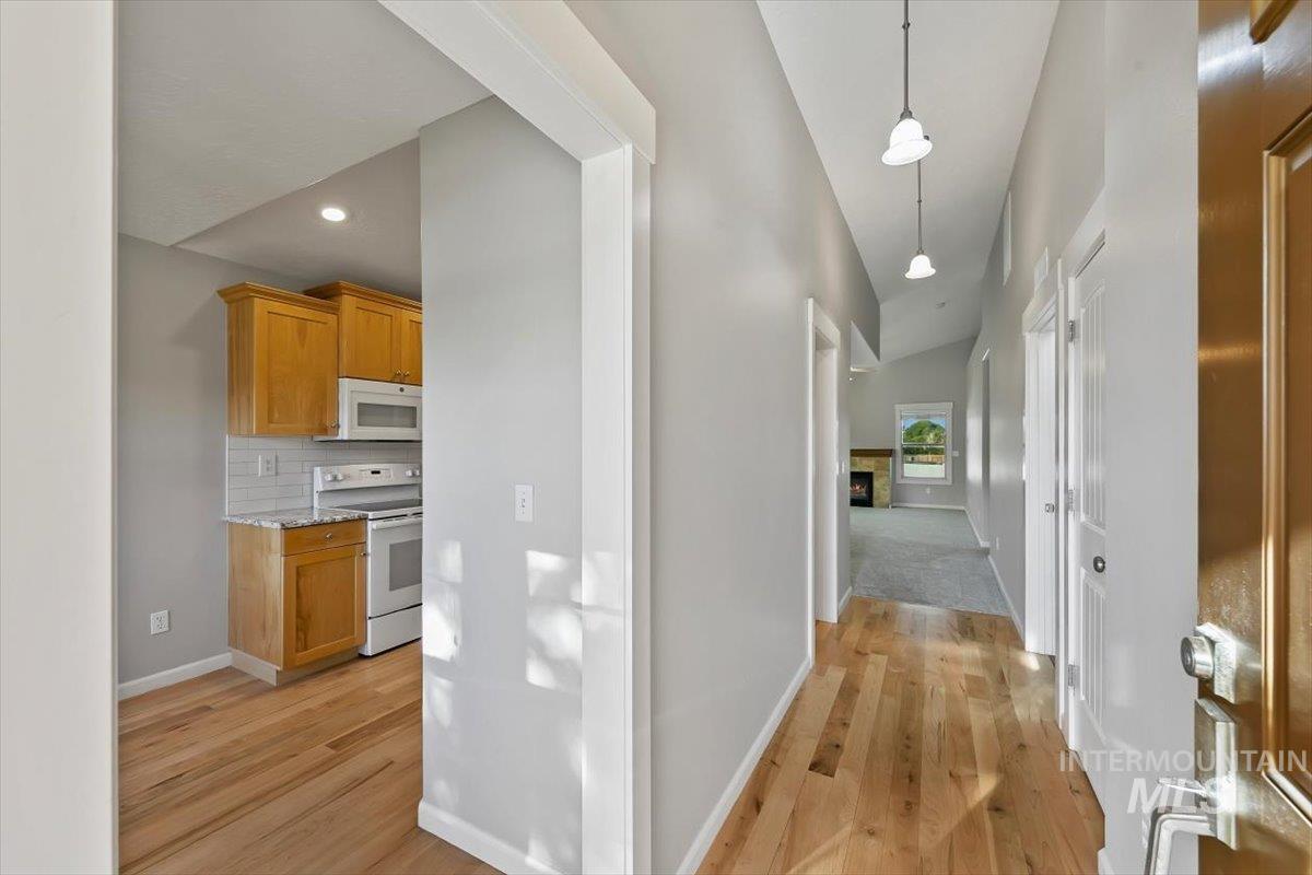 3809 S Edgeview Dr. Property Photo 6