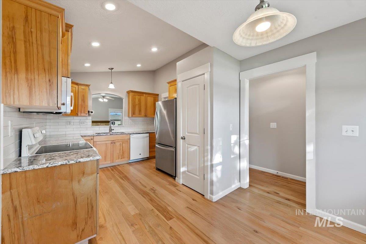3809 S Edgeview Dr. Property Photo 9