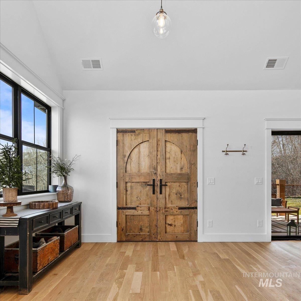 4575 Harvest Ln Property Photo 10